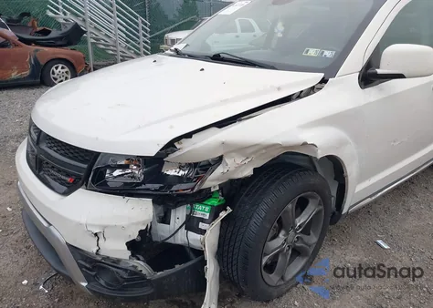 2015 Dodge Journey Crossroad z USA, uszkodzony, nr VIN 3C4PDCGG0FT547112